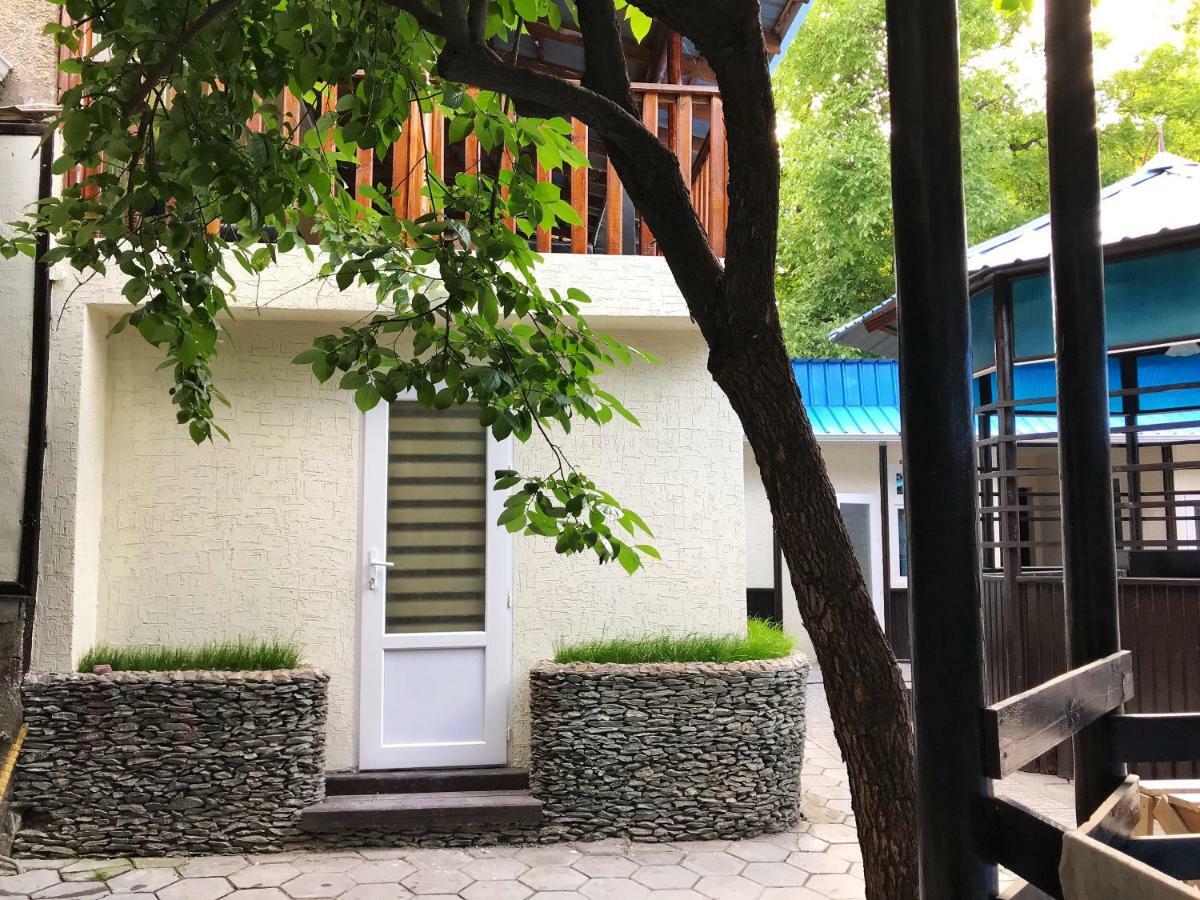 Park Hostel אוש מראה חיצוני תמונה