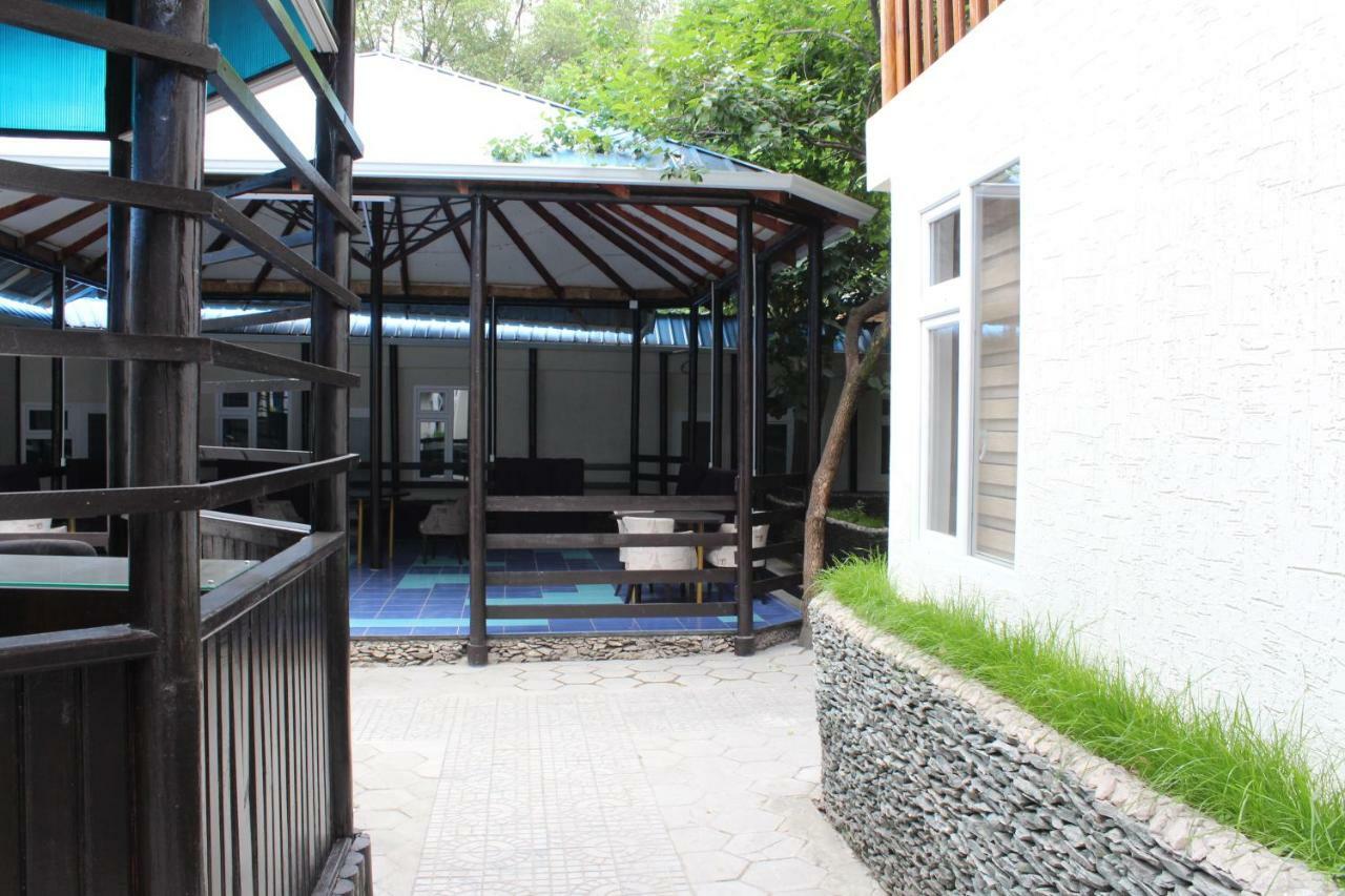 Park Hostel אוש מראה חיצוני תמונה