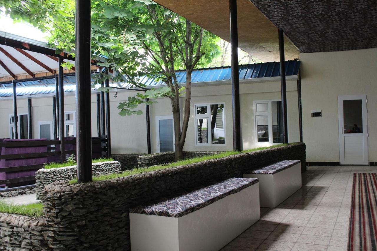 Park Hostel אוש מראה חיצוני תמונה