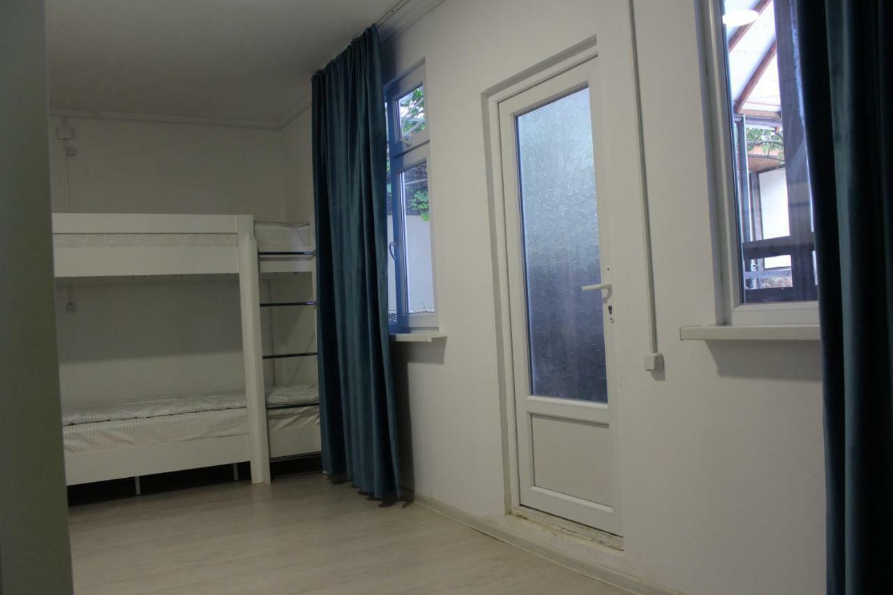 Park Hostel אוש מראה חיצוני תמונה