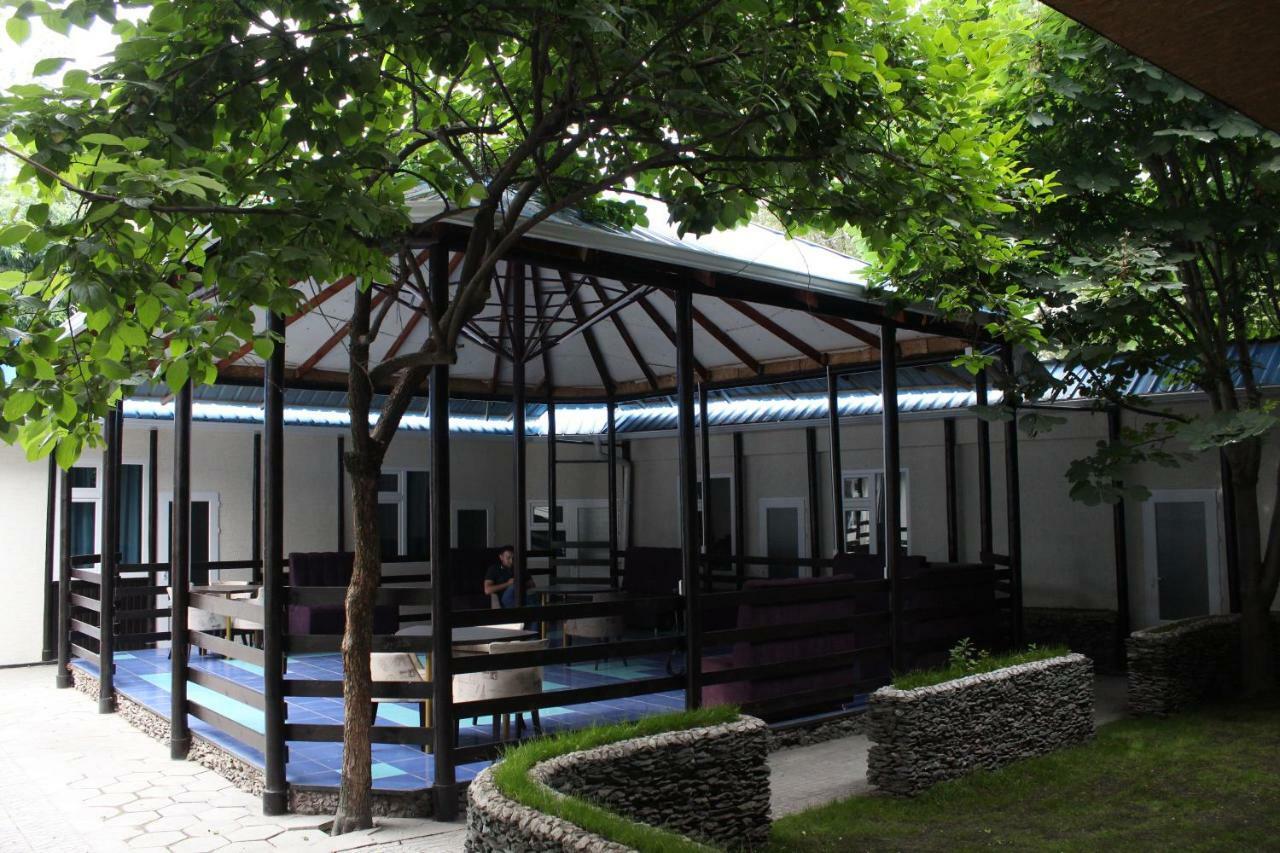 Park Hostel אוש מראה חיצוני תמונה