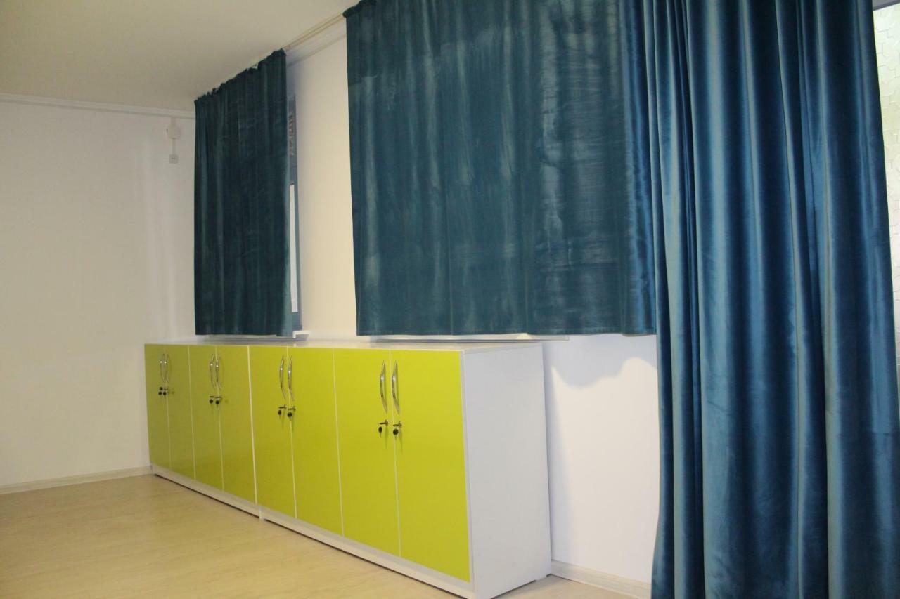 Park Hostel אוש מראה חיצוני תמונה
