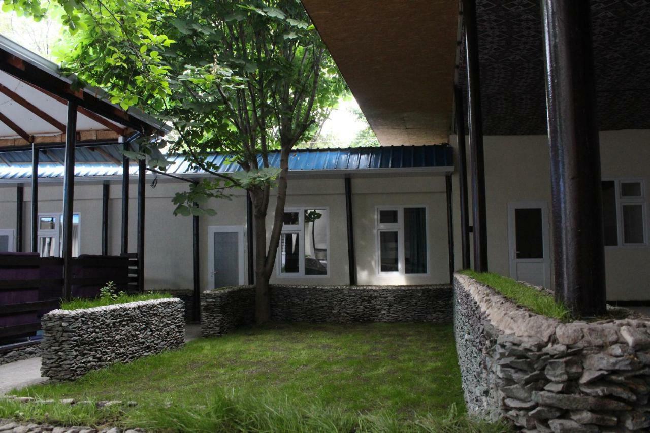 Park Hostel אוש מראה חיצוני תמונה