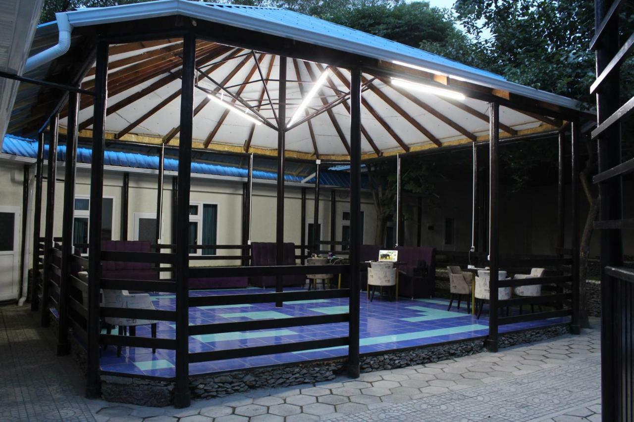 Park Hostel אוש מראה חיצוני תמונה