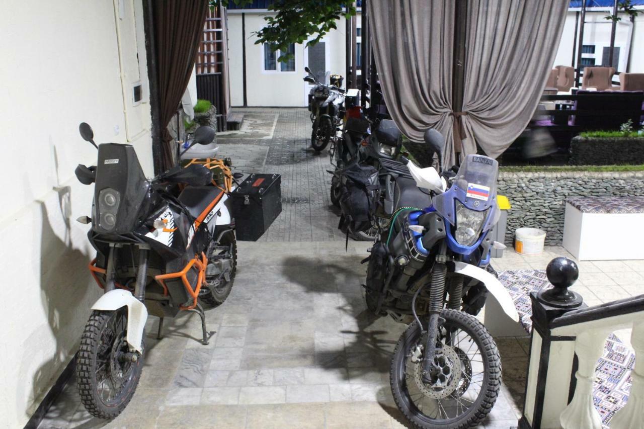 Park Hostel אוש מראה חיצוני תמונה