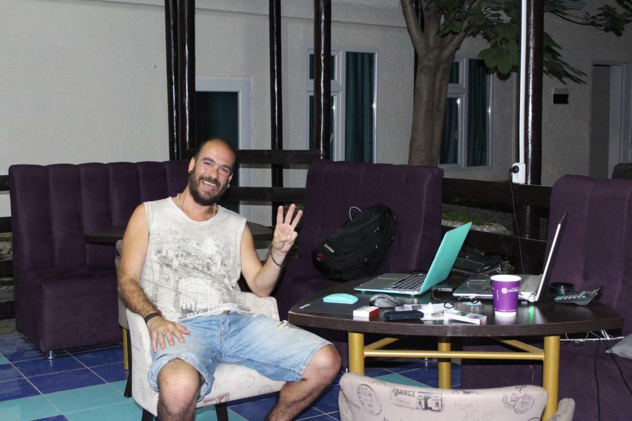 Park Hostel אוש מראה חיצוני תמונה