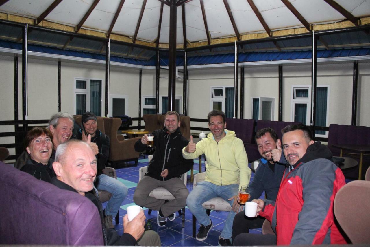 Park Hostel אוש מראה חיצוני תמונה