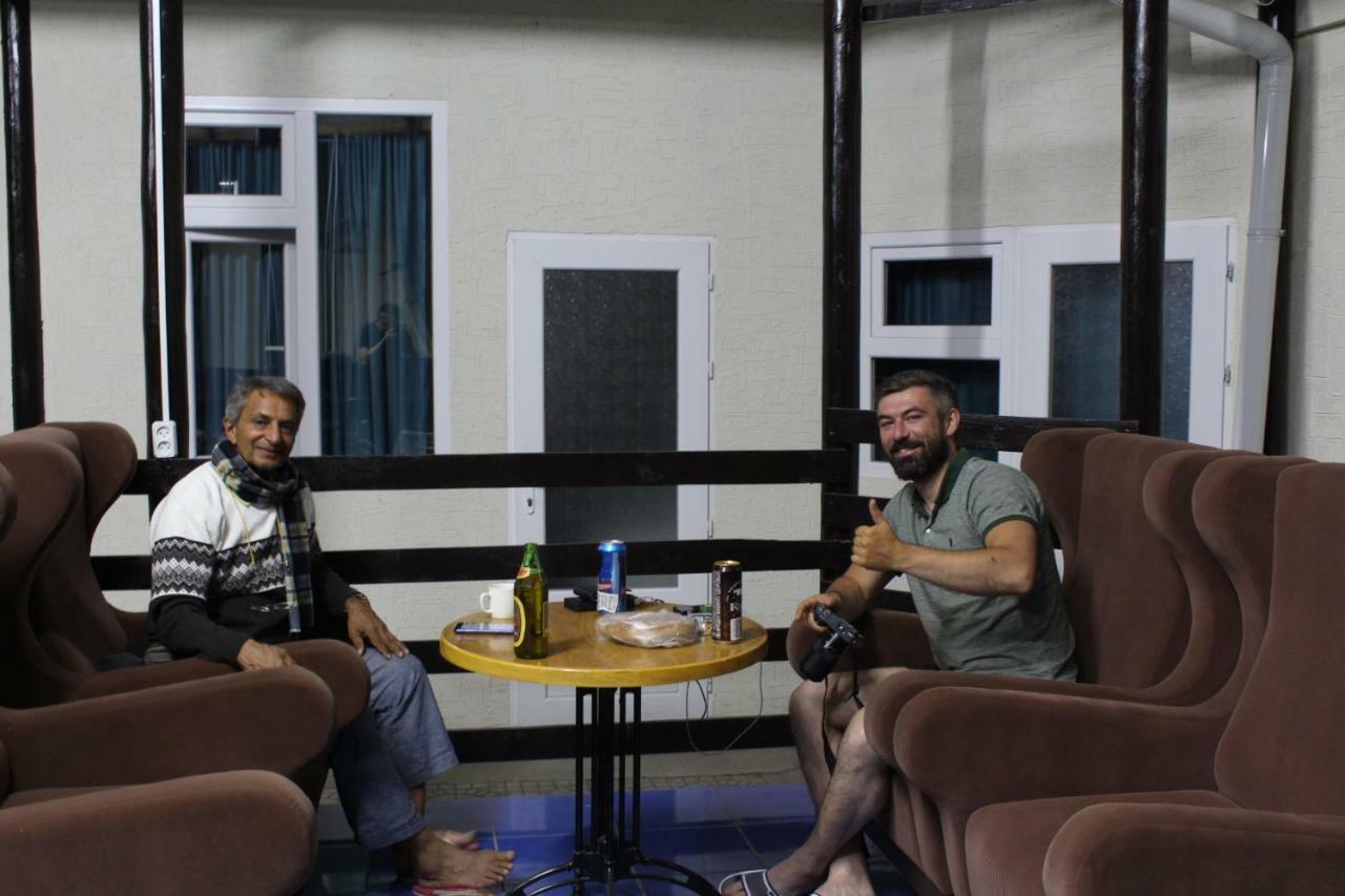 Park Hostel אוש מראה חיצוני תמונה