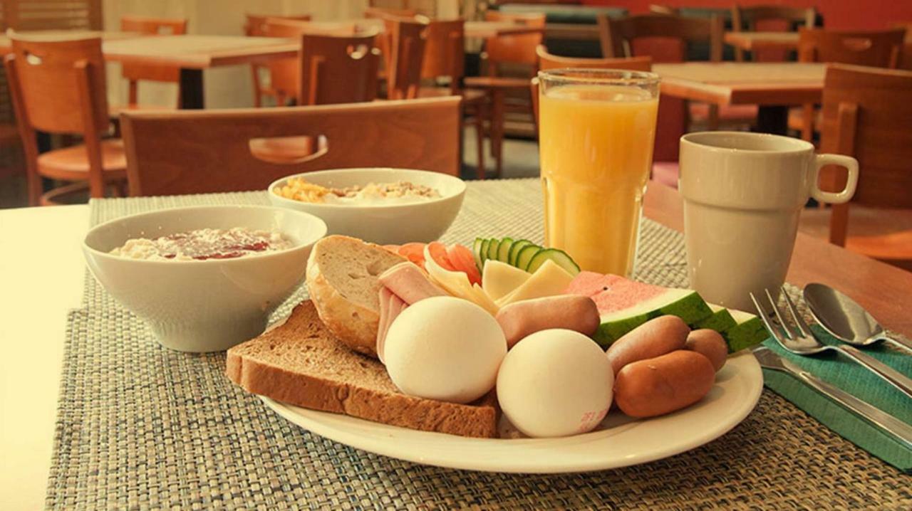 Park Hostel אוש מראה חיצוני תמונה